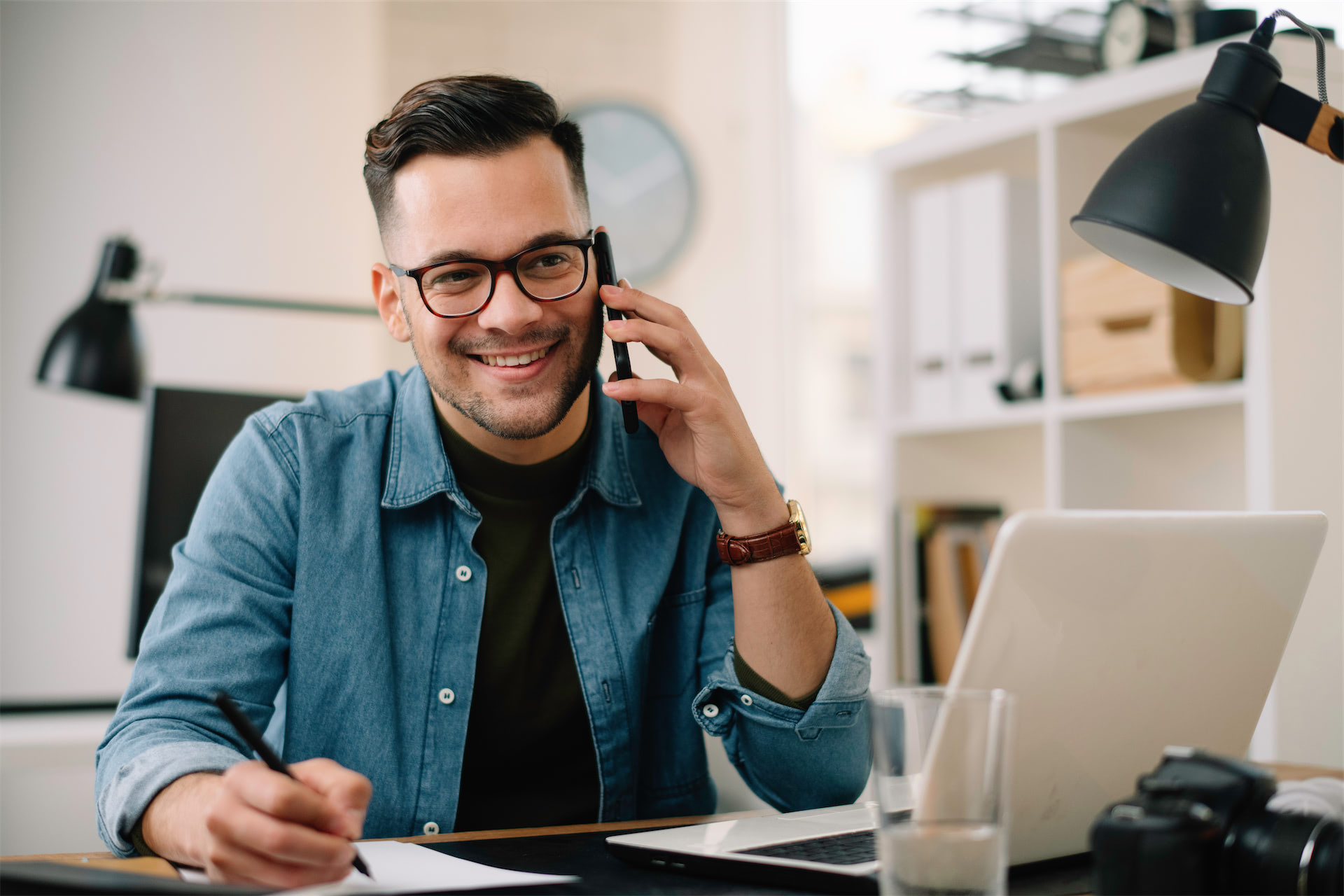 Delaware Valley business owner calling Houtz CPA to schedule a consultation